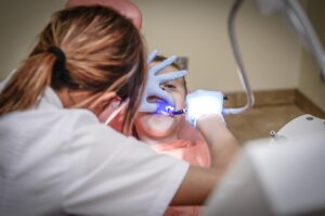ヒゲ脱毛で笑気麻酔は眠くなる？その実際の効果と体験談とは？